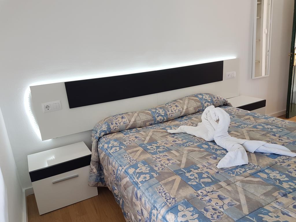Hostal Montsant Salou Exterior foto