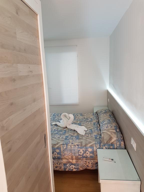 Hostal Montsant Salou Exterior foto